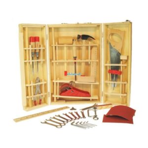 Drewniana skrzynka z narzędziami
