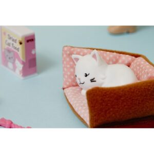 ZESTAW AKCESORIÓW z kotkiem w koszyczku