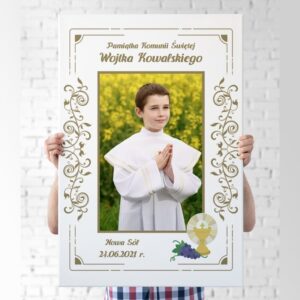 Obraz na komunię ze zdjęciem dziecka w ornamencie 40x60 cm