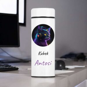 Kubek termiczny z wyświetlaczem LED i personalizowanym nadrukiem UV – idealny prezent dla gracza/Kot w słuchawkach