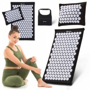 Mata do akupresury ECO lniana z włóknem kokosowym i poduszką z gryki – 68 cm HyperMotion czarno-biała