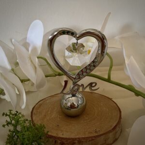 Na walentynki figurka Serce Love platerowana srebrem z kryształami