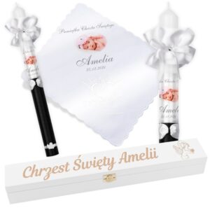 Chrzest: czarna świeca G27 z szatką i białym pudełkiem z grawerem