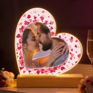 Personalizowana lampka LED Serce ze Zdjęciem – zakochana para