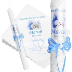 Chrzest/Komunia: koronkowa świeca i szatka niebieska z nadrukiem