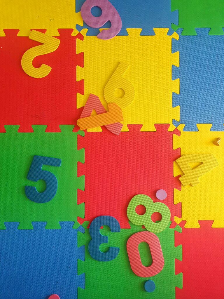 Mata edukacyjna dla dziecka – od kiedy kupować i jaka jest najlepsza?