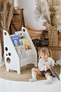 Biała Biblioteczka Montessori dla dzieci KÓŁECZKO regał na książki